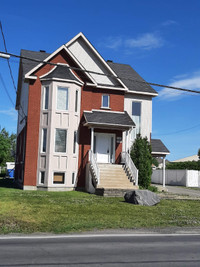 Ste-Catherine, Tres beau triplex