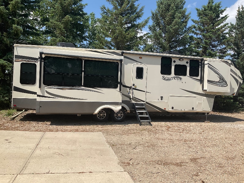 Solitude by Grand Design Fifth Wheel RV for sale RVs & Motorhomes Medicine Hat Kijiji