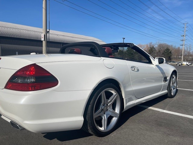 2011 Mercedes Benz SL550 in Cars & Trucks in Mississauga / Peel Region - Image 4