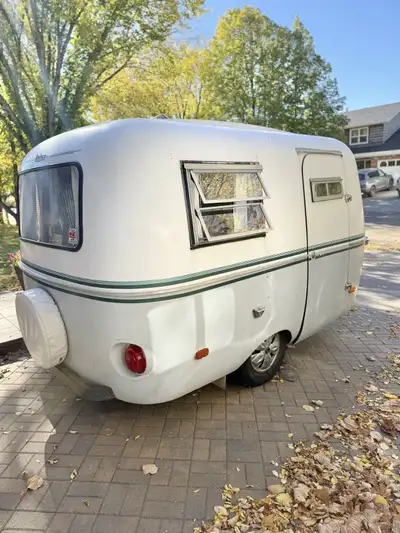1972 Boler Vintage style, super light, easy to tow to your next adventure! - Recovered upholstery -...
