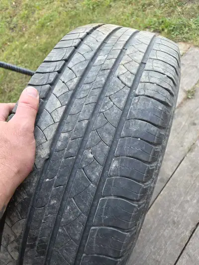 Sold the vehicle and were left with this tire. 225/60/19.Must pick up. Please text or call 204-494-1...