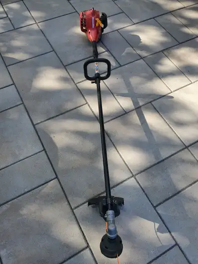 Homelite 26SS gas trimmer. Very good condition. Estate sale. No leaks. It works. P/u in Barrie. Aski...