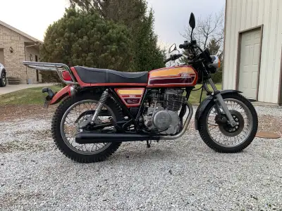 Yamaha XS360C a cool vintage ride. With a nice running parallel twin cylinder engine - the transmiss...