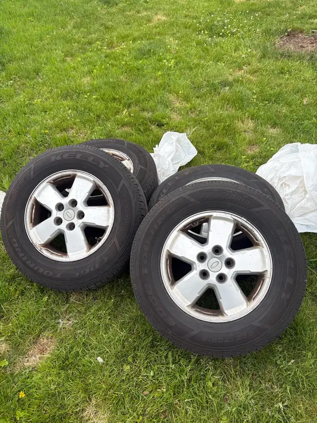 225/70R16 Kelly Tires on Alloy Rims - Fits Honda CR-V in Tires & Rims in Barrie - Image 4