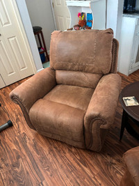 Great recliner close to new, hardly used ,