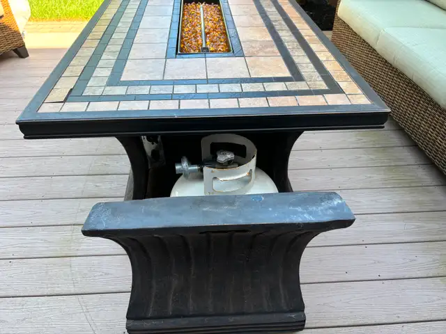 Patio Glow 98300 LP Firepit Table in Patio & Garden Furniture in St. Catharines - Image 6
