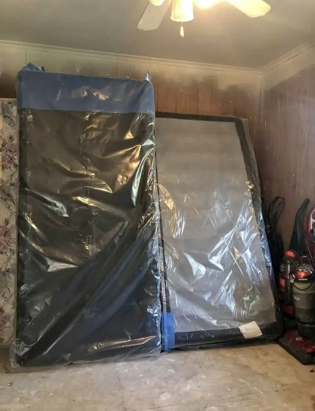 Twin box Spring/ Available 64192111700353121