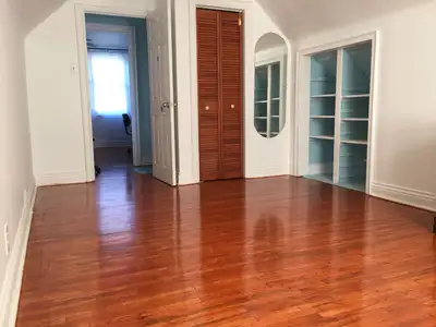 Rooms for Rent – 3–5 Minutes Walk to McMaster University All inclusive Furnished - 2 room left for m...