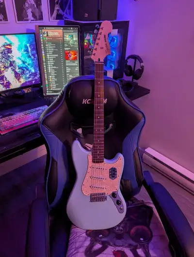 cyclone Daphne blue squier limited edition paranormal series , View more