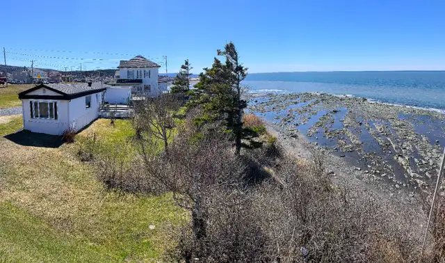Maison avec vue panoramique sur le Fleuve (Permis CITQ 296829) in Quebec in Canada - Image 5