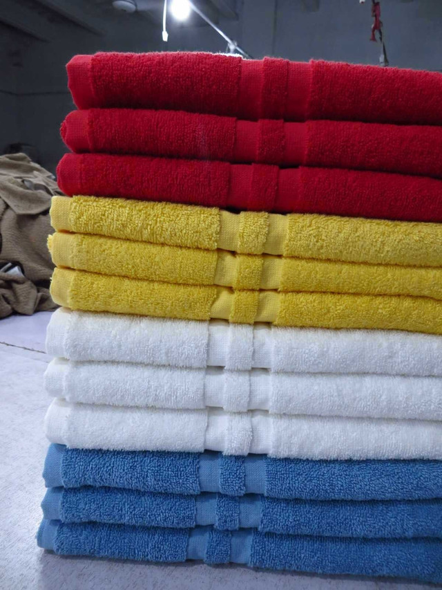 Premium Quality 100% Combed Cotton Bath Towels 27 x 54 Assorted in Bathwares in Hamilton - Image 3