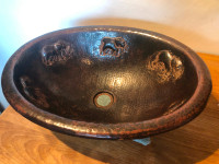 Lavabo ovale en cuivre