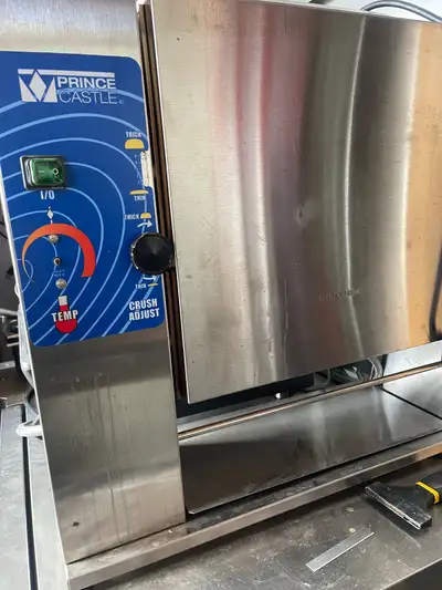 NEW AND USED RESTAURANT EQUIPMENT FOR SALE! WE HAVE EVERYTHING! STOVES, FRIDGE, MINI FRIDGE, DEEPFRY...