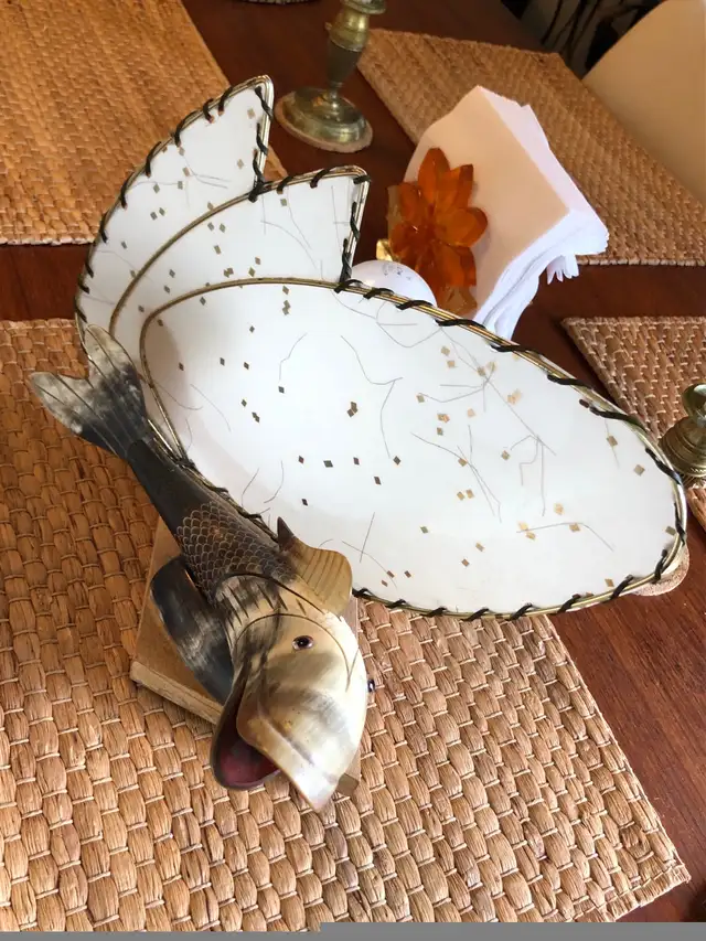 MCM Hand Carved Fish Lamp Made Horn, Wood & Fiberglass Shade in Arts & Collectibles in City of Toronto - Image 9