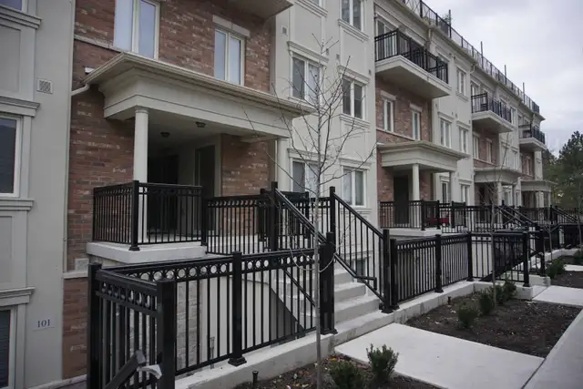 2-Bedroom   Den, 1-Bath, 1-Level Townhouse, Coneflower Crescent