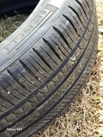from a Volkswagen Atlas. They’re Pirelli Scorpion Zero All-Season Plus tires, size 365/45R21. These...