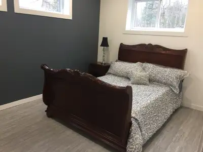 Ensemble chambre à coucher de qualité Queen, View more