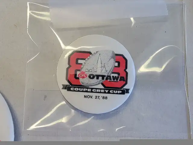 7 CFL Ottawa Roughrider Buttons / Pinbacks65115210464643126