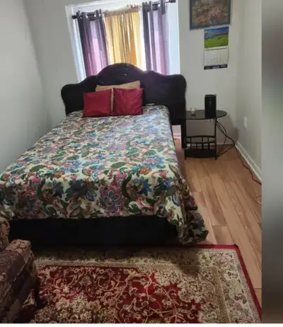 LARGE FURNISH ROOM WITH LARGE BATHROOM