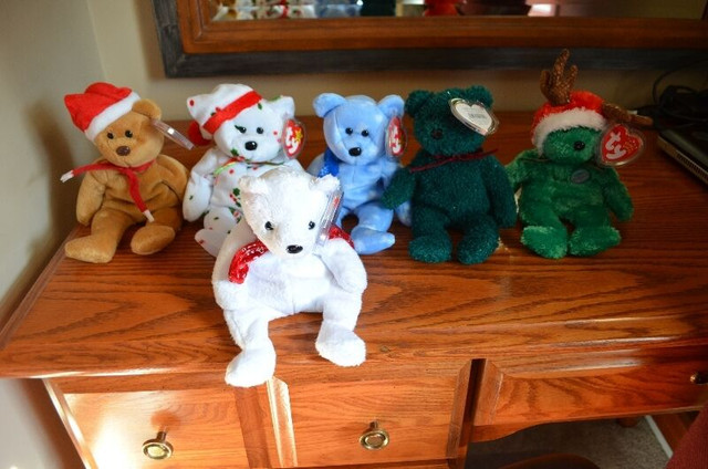 Ty Beanie Babies *Rare & Retired* - Lot of 11 Christmas Beanies in Arts & Collectibles in Sarnia