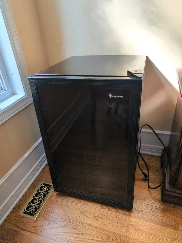 Magic Chef Wine Cooler Fridge