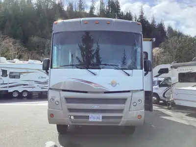 32 ft Winnibago Sunova class A motorhome. with full bedroom, and living rm slides. new tires, lots o...