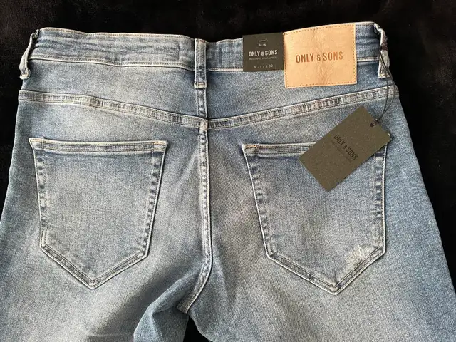 MEN’S JEANS in Men's in City of Toronto - Image 6