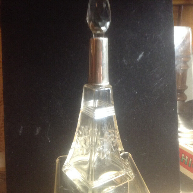 ANTIQUE CUT CRYSTAL PERFUME BOTTLE in Arts & Collectibles in Vancouver