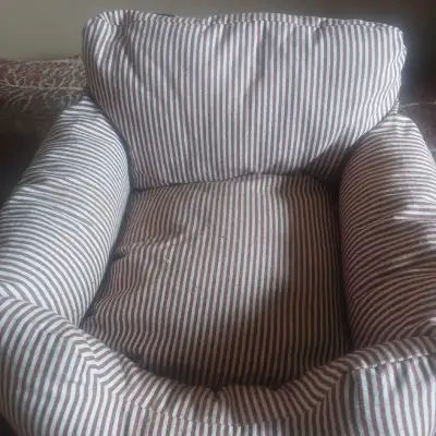 Like new cats or dog bed with lift out cushion , View more