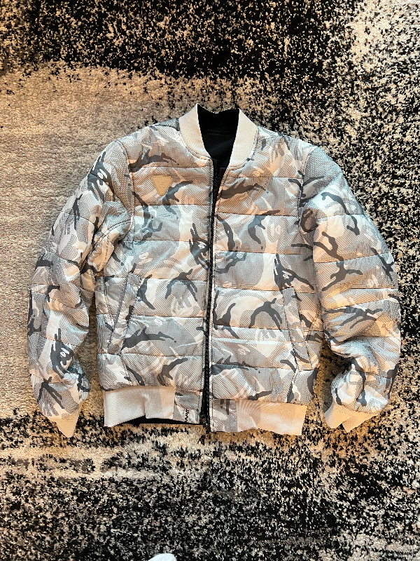 Brand New! AAPE BY A BATHING APE (BAPE) insulated Jacket Vest in Men's in City of Toronto - Image 2