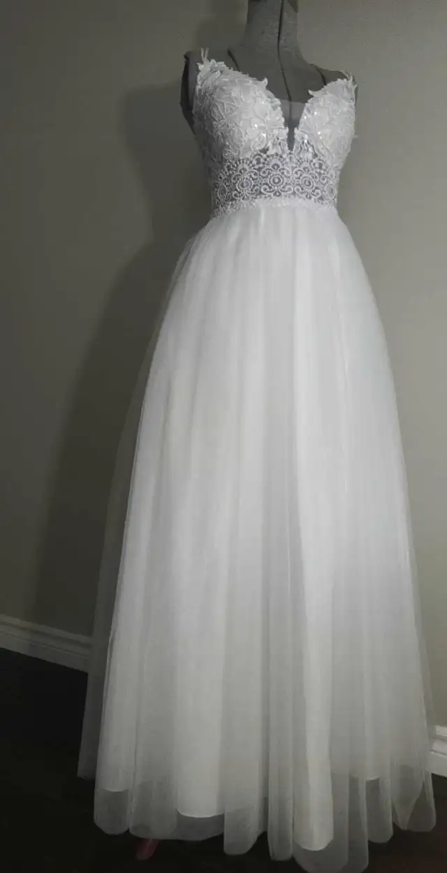 Wedding dress in Wedding in Kawartha Lakes - Image 6