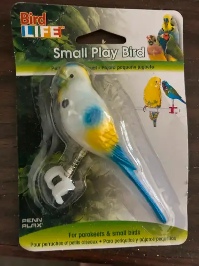 4x New water/food dishes 3 in box and one open 4x New plastic white perches in box still 2x used per...