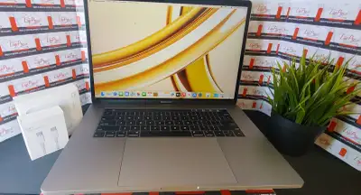 Macbook Pro 2018 15" Comme Neuf ✔️⏳✔️⏳✔️, View more