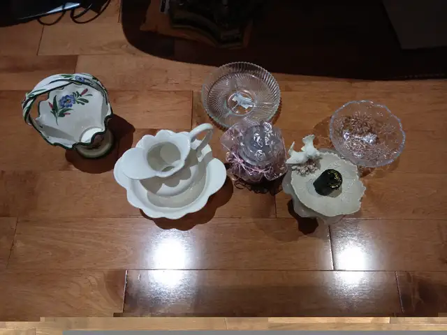 BEAUTIFUL, ELEGANT, DECOR BRASS, CRYSTAL ,VASES in Indoor Lighting & Fans in Mississauga / Peel Region - Image 5