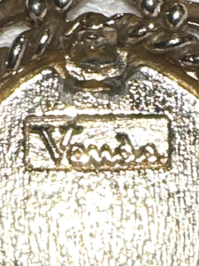 Cameo Perfume Locket 1970 ( Médaillon de parfum camée 1970  dans Bijoux et montres  à Saguenay - Image 2