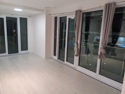 **2 Bed 2 Bath w/ Parking & Locker for Rent