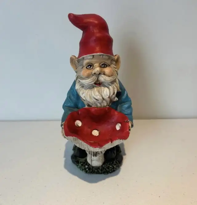 Garden Gnome Outdoor Statue withBirdFeeder, 8 inch H in Home Décor & Accents in London - Image 2