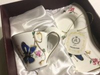 Adeline Collection Porcelain Tea Set Boxed Cup Spoon Wave Plate