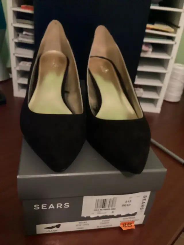 Women’s shoes in Women's - Shoes in Windsor Region - Image 3