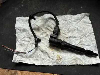 Two VSS units for a Volkswagen Mk4 Golf/Jetta and some Beetles (do your research, I’m not an expert)...