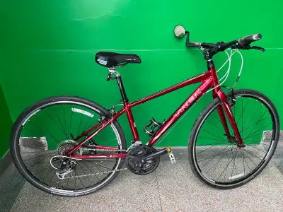 Vélo hybride Trek 7.3 FX -taille Petit, View more