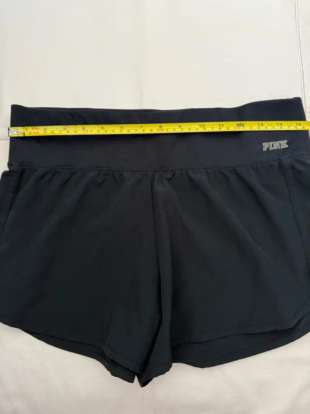 Woman’s Shorts (Medium) Great condition! in Women's - Bottoms in City of Toronto - Image 7