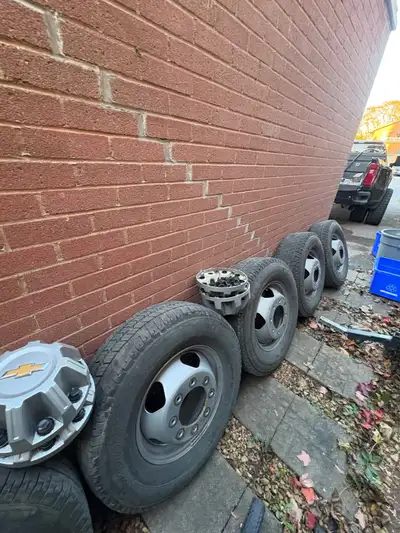 Full set of 17” Dually rims off 2024 Silverado 3500HD (6 rims 6 tires) Rims and tires sold together....
