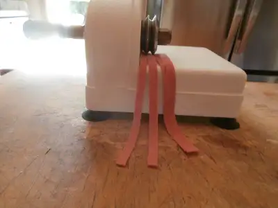 For sale a White Bliss Rug Hooking Cutter with # 8 blade . It's a 2004 model . The cutter has been t...