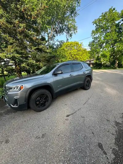 Serious offers. Certified, carfax, one owner, no accident 218000 km, new tires, tinted windows, 2 su...