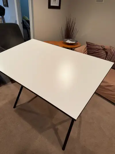 Drafting Table. Great shape. Please send a message to 503-850-5411