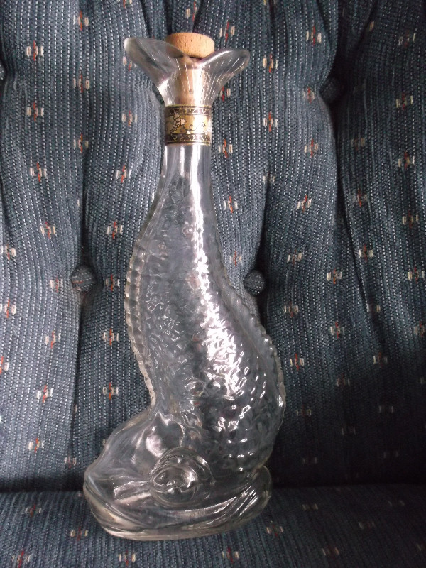 Collectible Bottles-Bottle Collectors? Vintage/Pepsi/Avon etc. in Arts & Collectibles in Bridgewater - Image 4