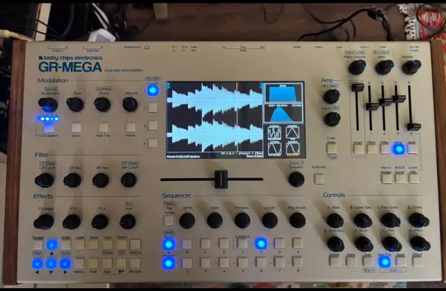 GR-MEGA mint condition  in Performance & DJ Equipment in Richmond - Image 5