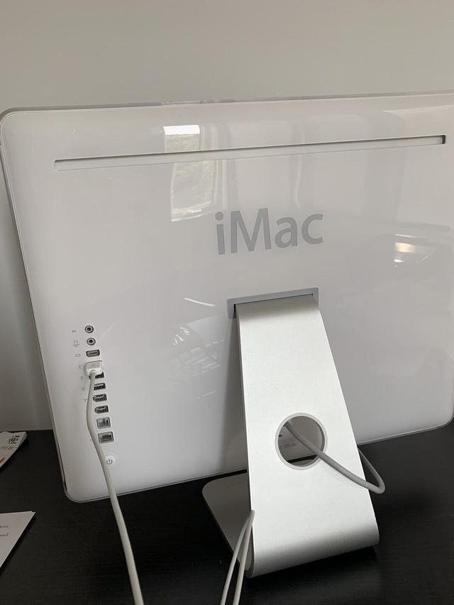 Apple iMac G5 in Desktop Computers in City of Toronto - Image 3