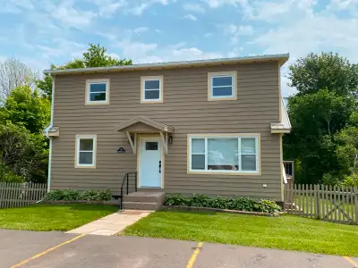 Completely Renovated 2 Bedroom, 1 Bathroom Apartment for Rent in Great Mid-Town Charlottetown Neighb...
